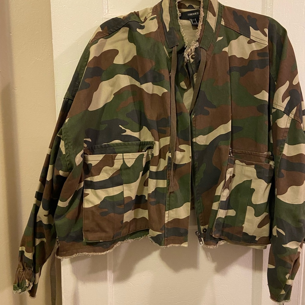 Oversized Camo Zip-Up Jacket